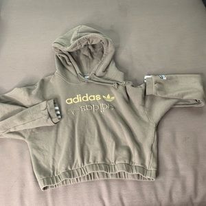 Adidas “New Crop Sweatshirt”